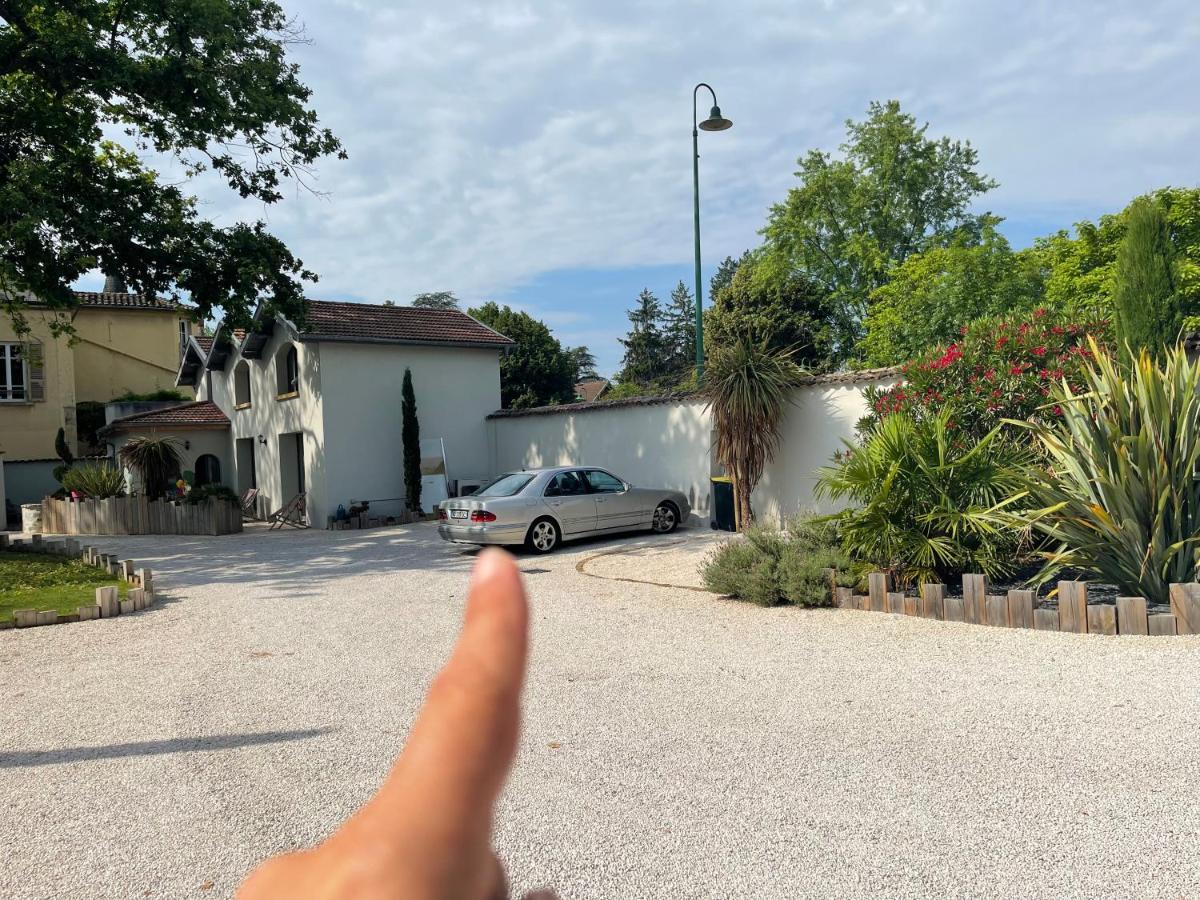 Maison Chene - Cuisine Partagee Et Parking Prive Tassin-la-Demi-Lune Buitenkant foto